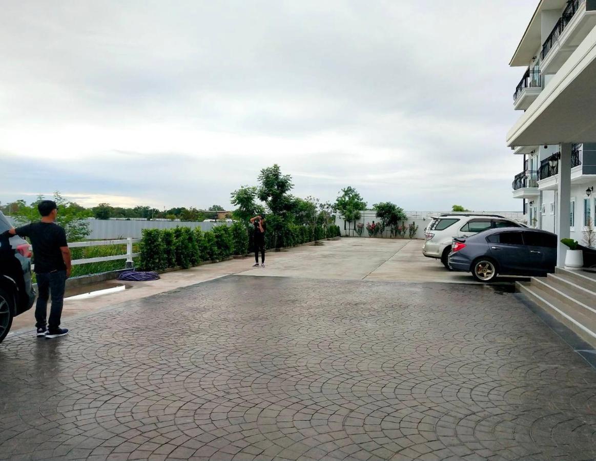 โคโค่ โฮเทล Koco Hotel 呵叻 外观 照片