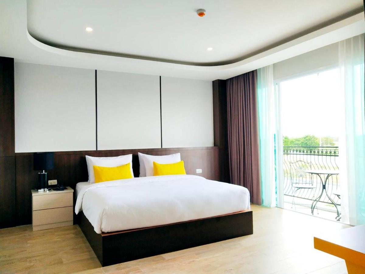 โคโค่ โฮเทล Koco Hotel 呵叻 外观 照片