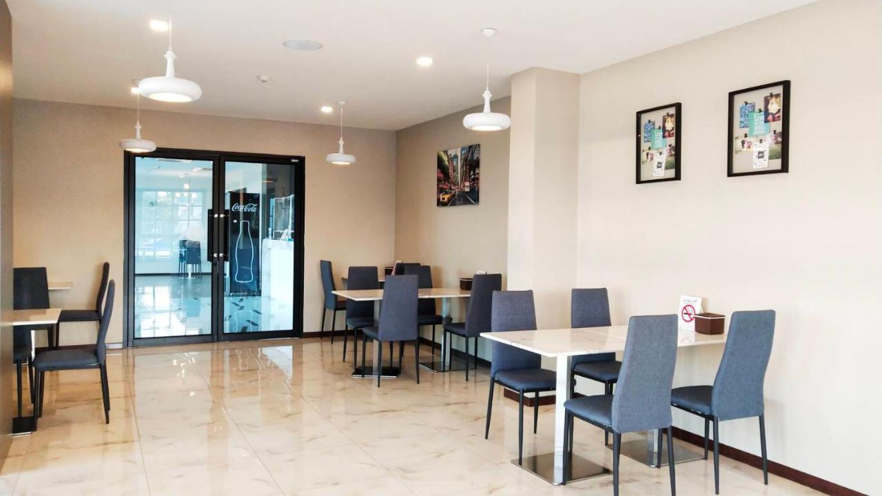 โคโค่ โฮเทล Koco Hotel 呵叻 外观 照片