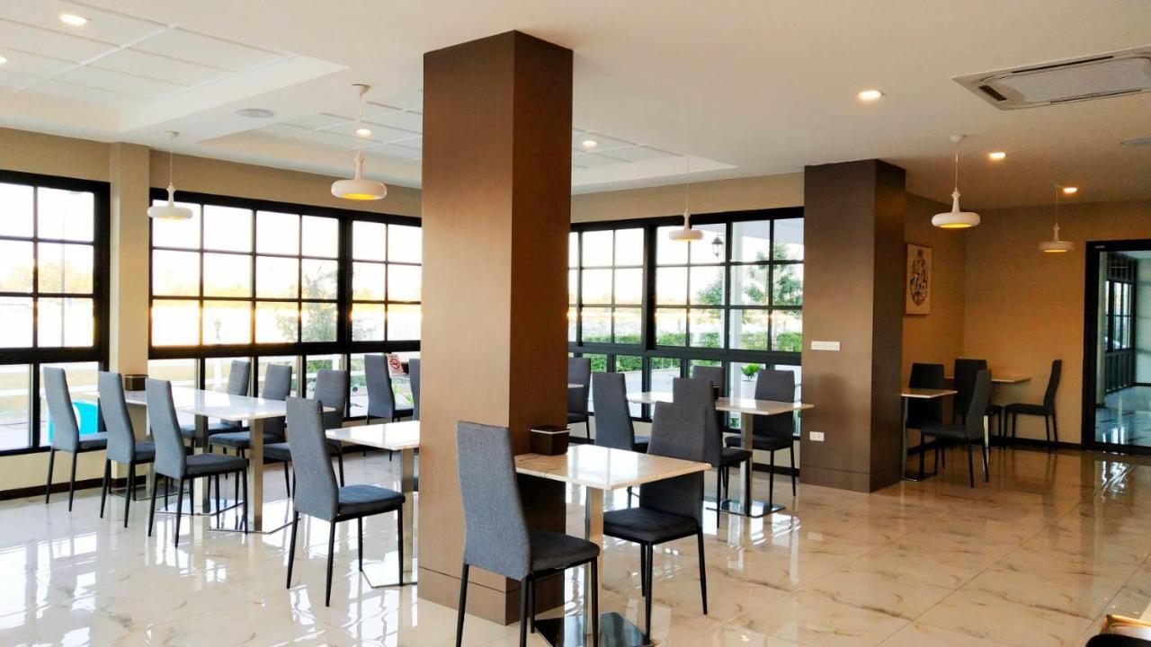 โคโค่ โฮเทล Koco Hotel 呵叻 外观 照片