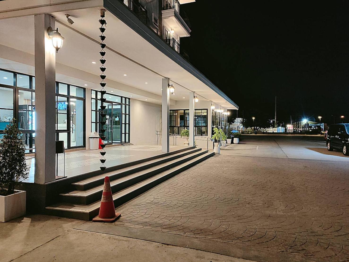 โคโค่ โฮเทล Koco Hotel 呵叻 外观 照片